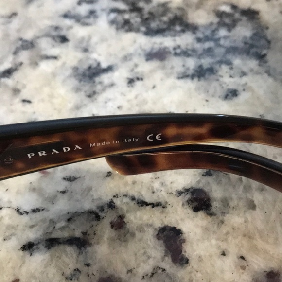 Prada sunglasses - Picture 3 of 8